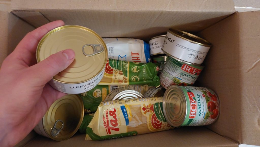 Один проднабор на семью: кому в Запорожье будут выдавать «гуманитарку» послезавтра