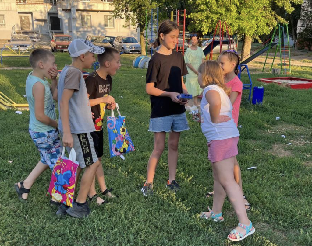 У Запоріжжі відзначили кращі патріотичні малюнки та нагородили дітей (ФОТО)