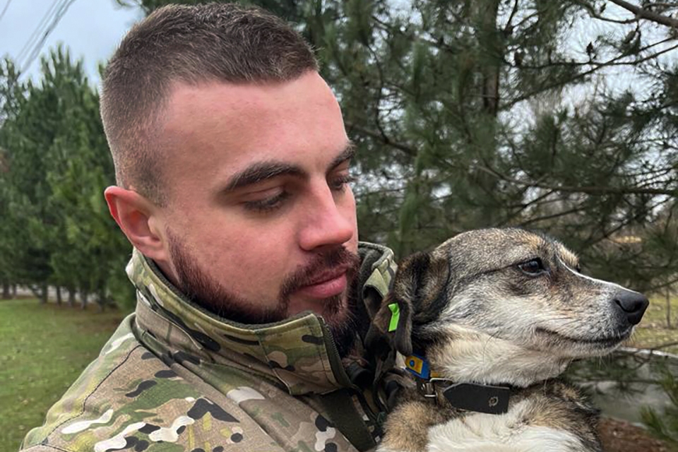 Собака з Оріхова несе службу серед поліцейських-парамедиків у Запоріжжі: історія дружби (ФОТО)