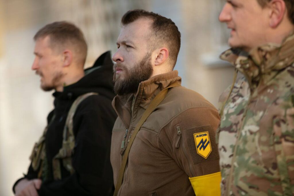 Депутатів — на війну: колишній командир «Азову» розкритикував заяву «слуги народу»