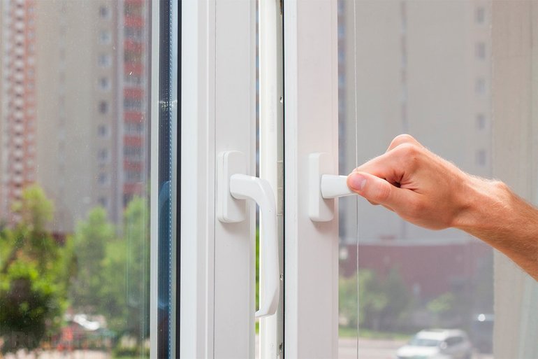 Українців закликають зачинити вікна: названо причину