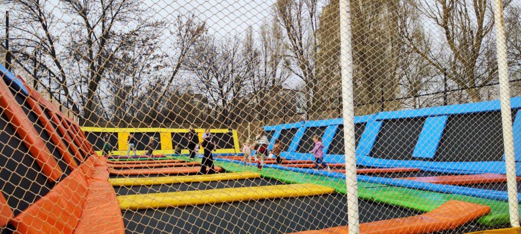 У Запоріжжі відкрили найбільший батут під відкритим небом (ФОТО)