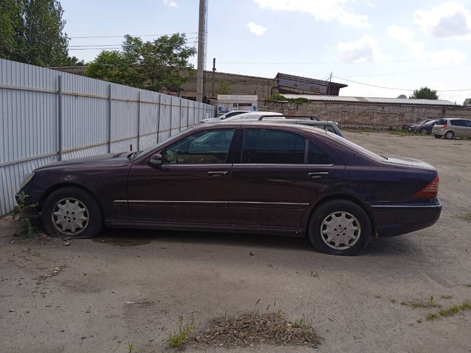 У Запоріжжі з аукціону продають заарештоване авто Mercedes-Benz: скільки він коштує (ФОТО)
