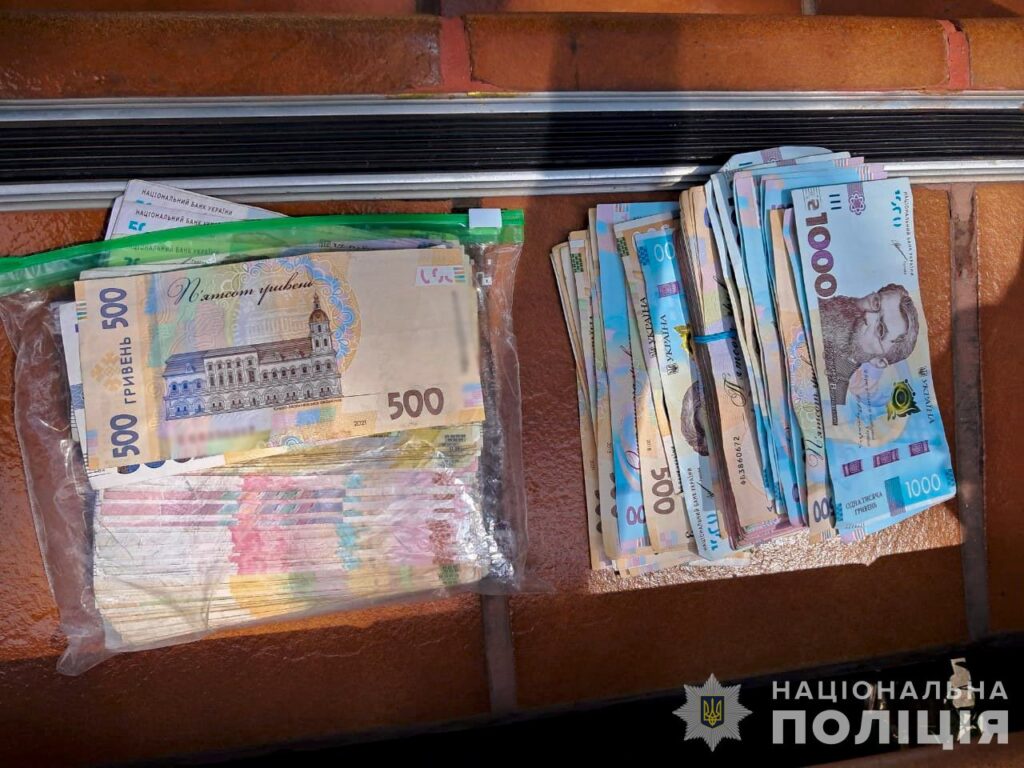 У Запоріжжі затримали зловмисника, який викрав 100 000 грн з каси студії для засмаги