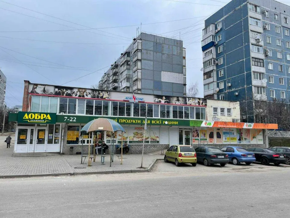 У Запоріжжі виставили на продаж один з поверхів торгівельного центру (ФОТО)