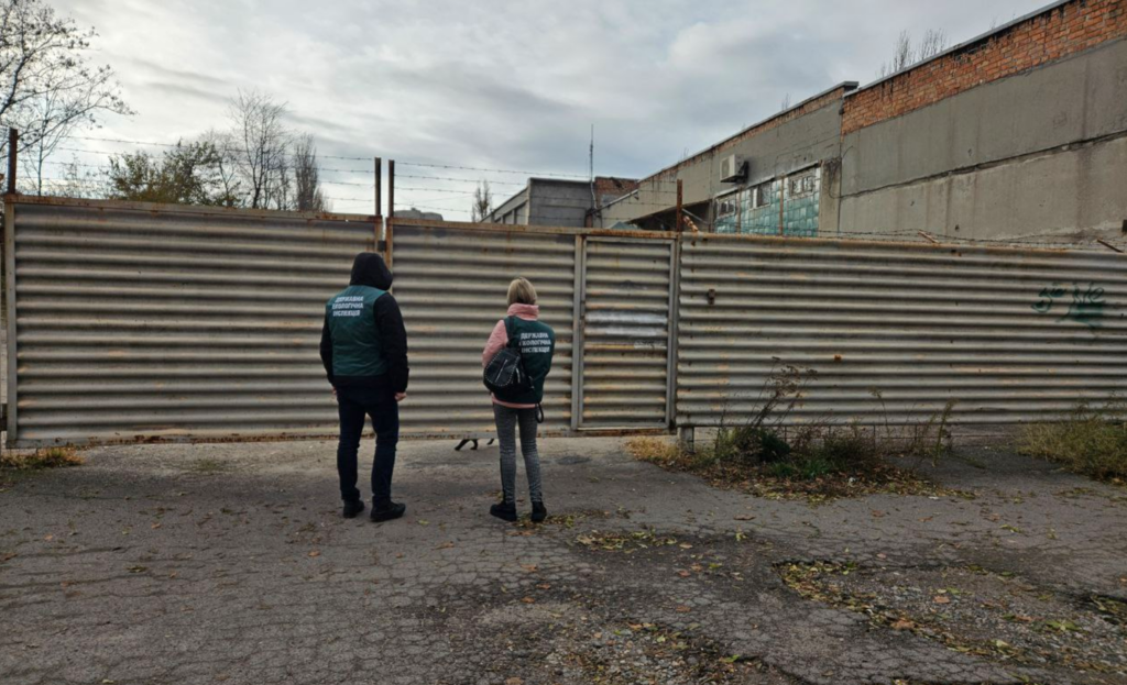 Екоінспекторів не допустили перевірити об’єкт, на який скаржилися мешканці Запоріжжя