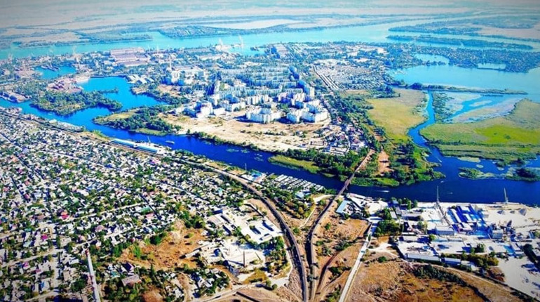 Росіяни масовано обстрілюють Херсон та намагаються прорватися до міста