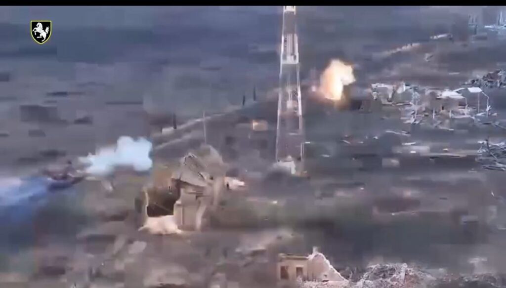 Опубліковані рідкісні кадри танкової дуелі (ВІДЕО)