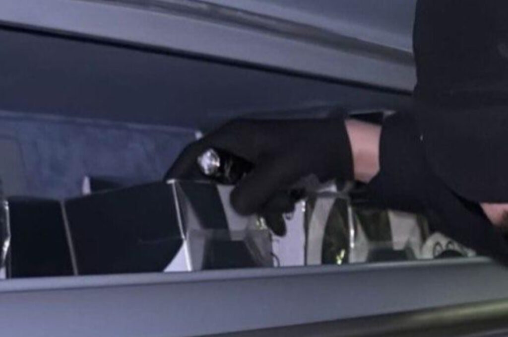 Не задекларував техніку для перетину кордону: на митниці затримали автобус “Щецин — Мелітополь”