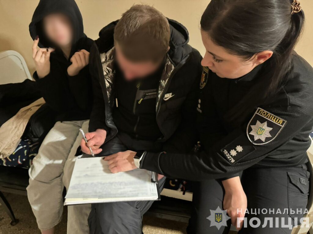 У Запоріжжі двоє підлітків отруїлися алкоголем: на батьків склали протоколи