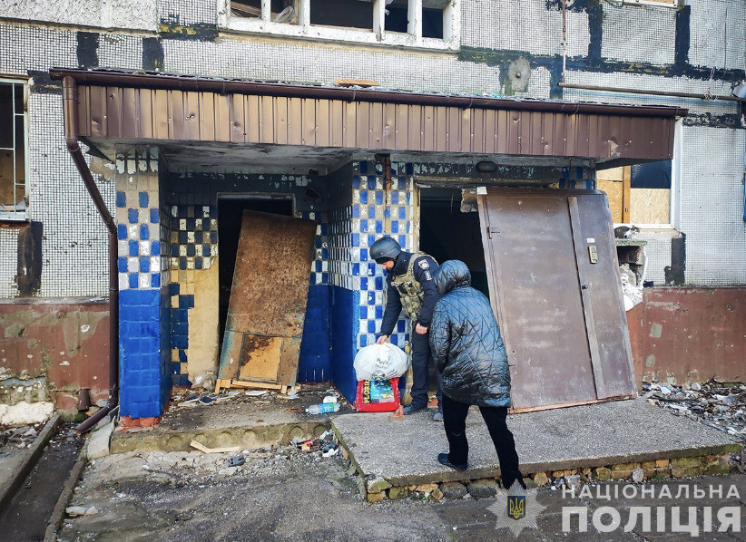 «Коли б’ють із авіації – руйнування набагато більші»: із Степногірська евакуювали двох жінок (ФОТО)