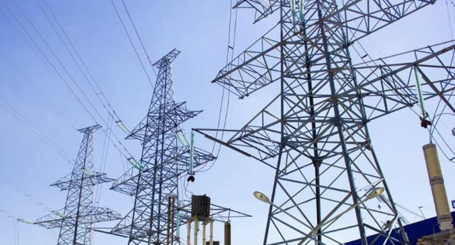 Загроза масованого ракетного обстрілу: почалися екстрені відключення світла в Україні