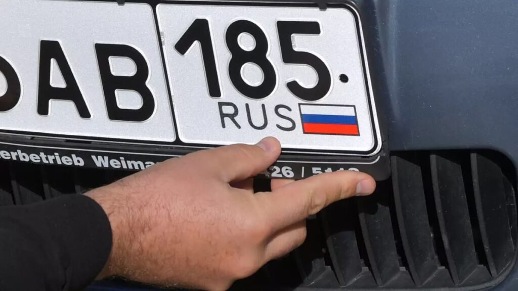 Немає прапора рф на номері автомобіля — штраф: нові правила для водіїв на ТОТ Запоріжжя