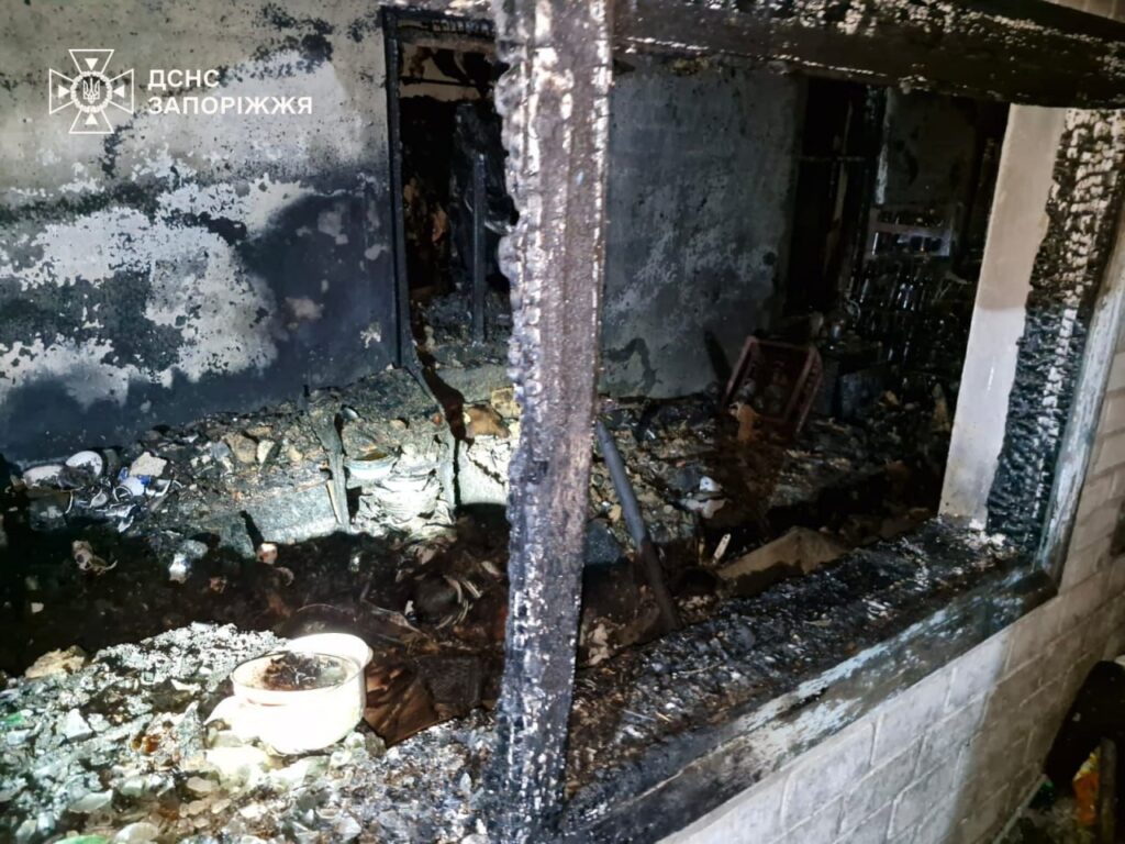 Через необережне куріння сталася пожежа в одному з районів Запоріжжя: є загиблий